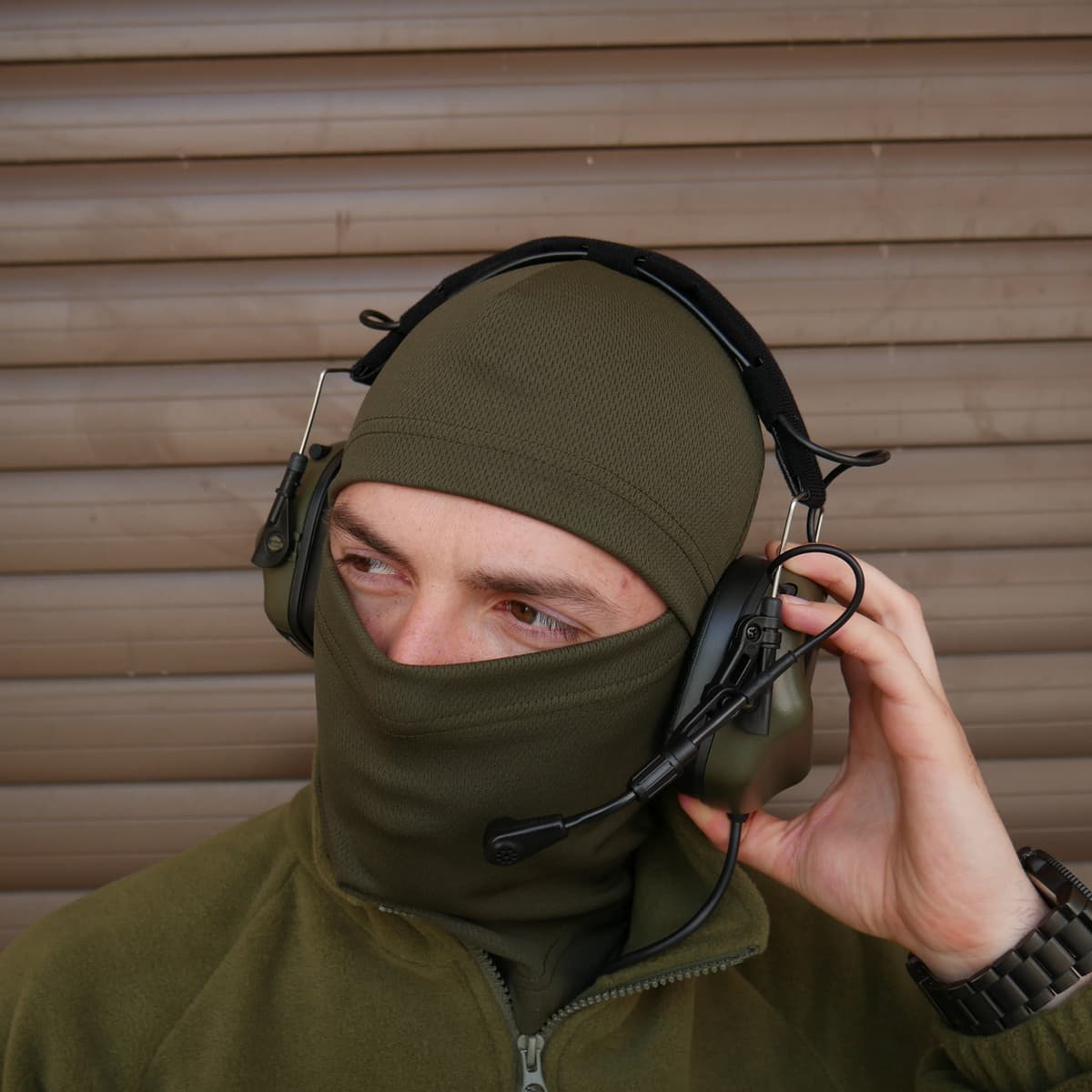 Тактичні навушники EARMOR M32 з універсальним кріпленням Олива — фото 6